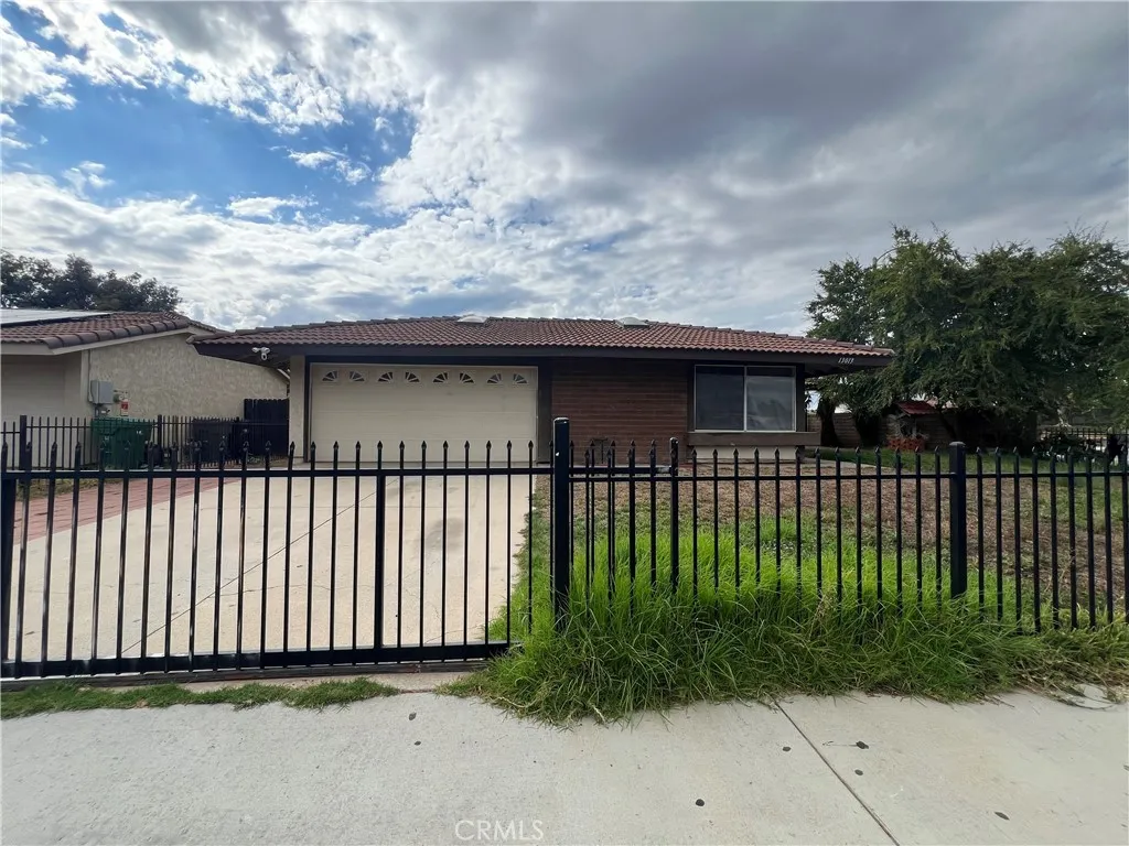 13013 Running Deer, Moreno Valley, California 92553 home-pic-1