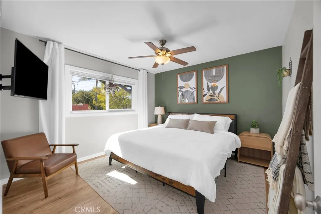 2701 E 17th Street E, Long Beach, California 90804 home-pic-15