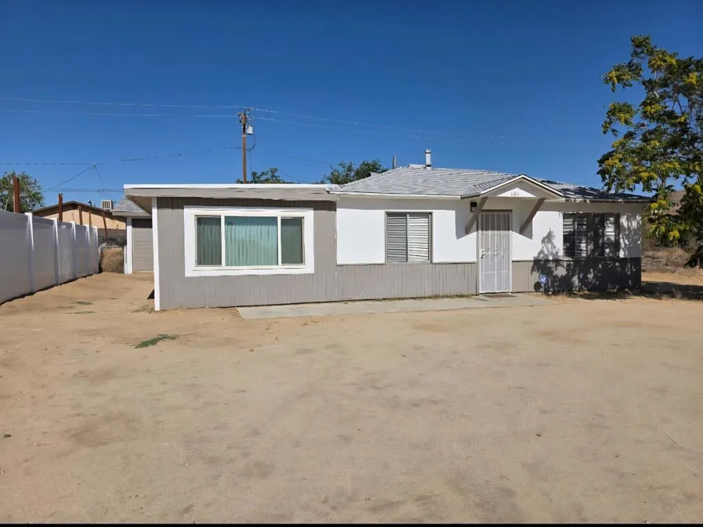 6414 Indio Avenue, Yucca Valley, California 92284 home-pic-4