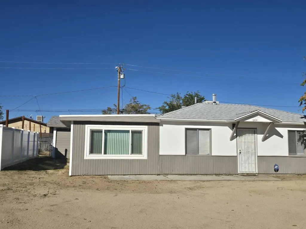 6414 Indio Avenue, Yucca Valley, California 92284 home-pic-1