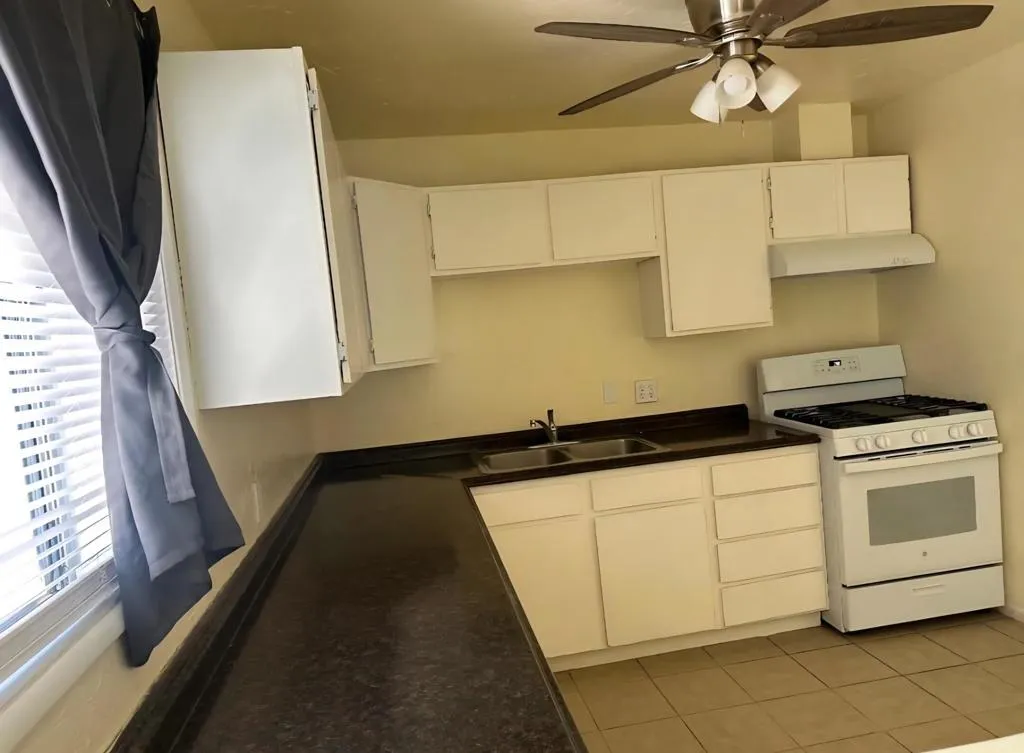 6414 Indio Avenue, Yucca Valley, California 92284 home-pic-8