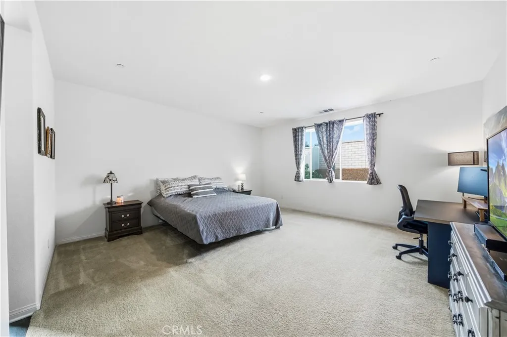 32463 Mckiernan Lane, Menifee, California 92584 home-pic-24