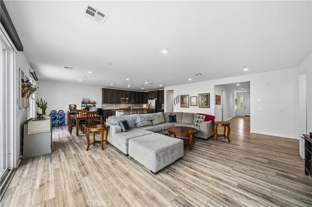 32463 Mckiernan Lane, Menifee, California 92584 home-pic-11