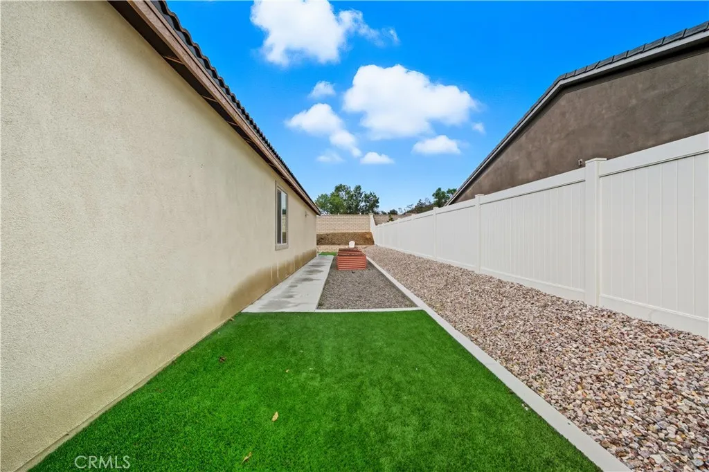 32463 Mckiernan Lane, Menifee, California 92584 home-pic-47