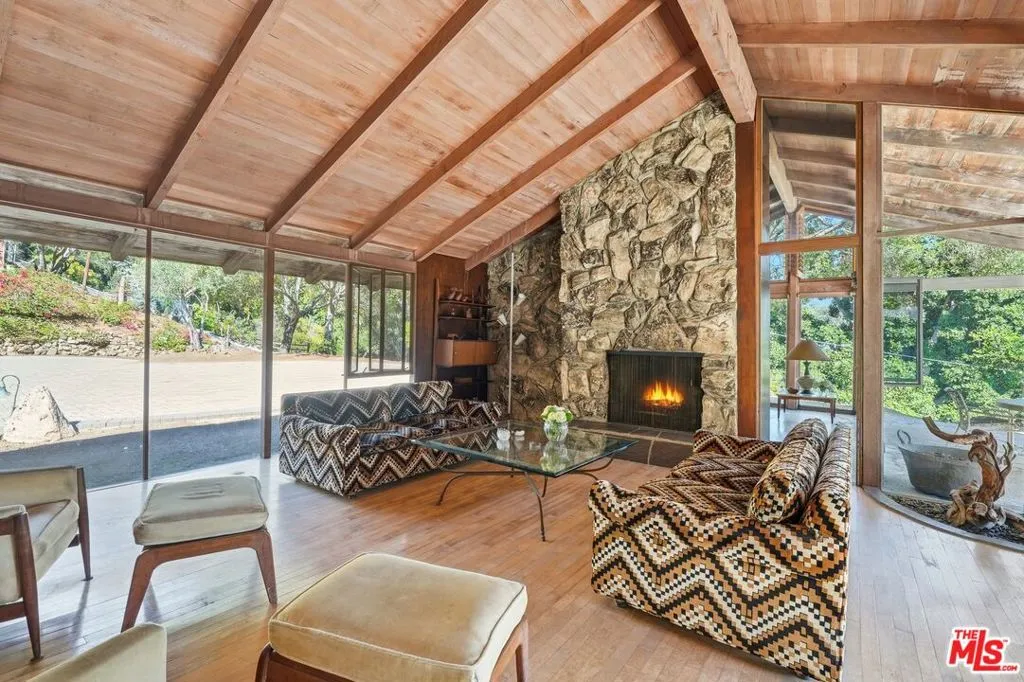 13241 Riviera Ranch Road, Los Angeles, California 90049 home-pic-4