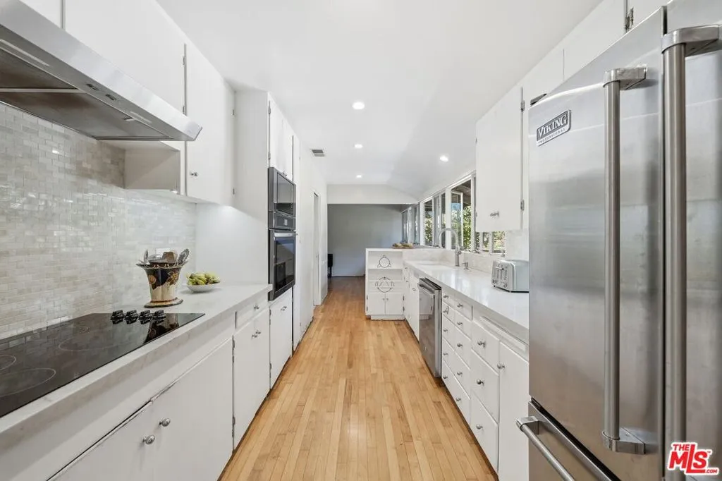 13241 Riviera Ranch Road, Los Angeles, California 90049 home-pic-9