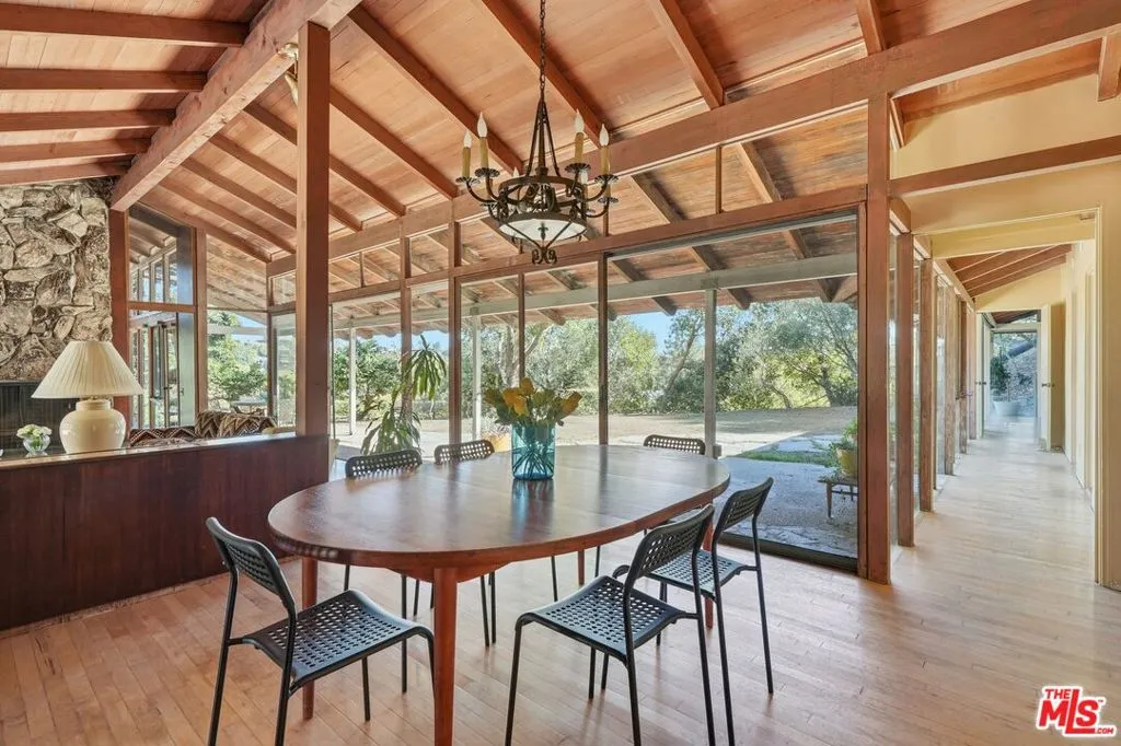 13241 Riviera Ranch Road, Los Angeles, California 90049 home-pic-7
