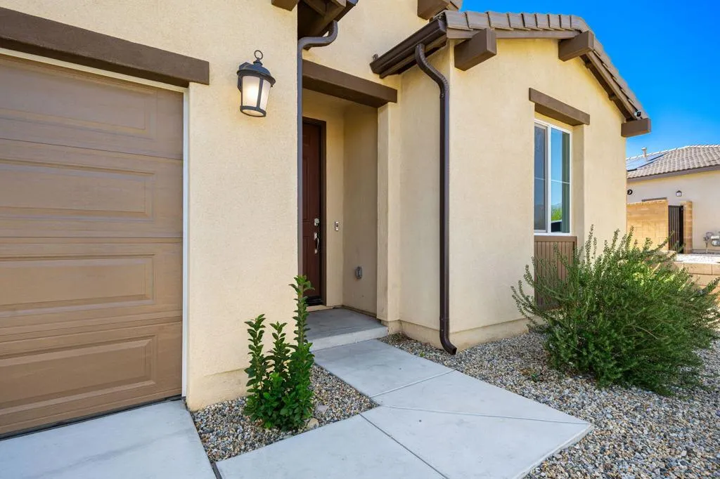 11689 S Crescent Street, Desert Hot Springs, California 92240 home-pic-2