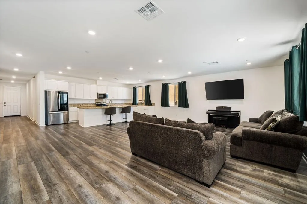 11689 S Crescent Street, Desert Hot Springs, California 92240 home-pic-12
