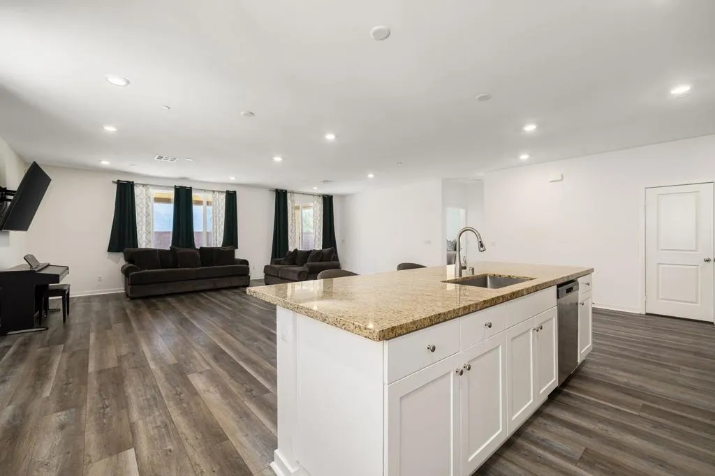 11689 S Crescent Street, Desert Hot Springs, California 92240 home-pic-8