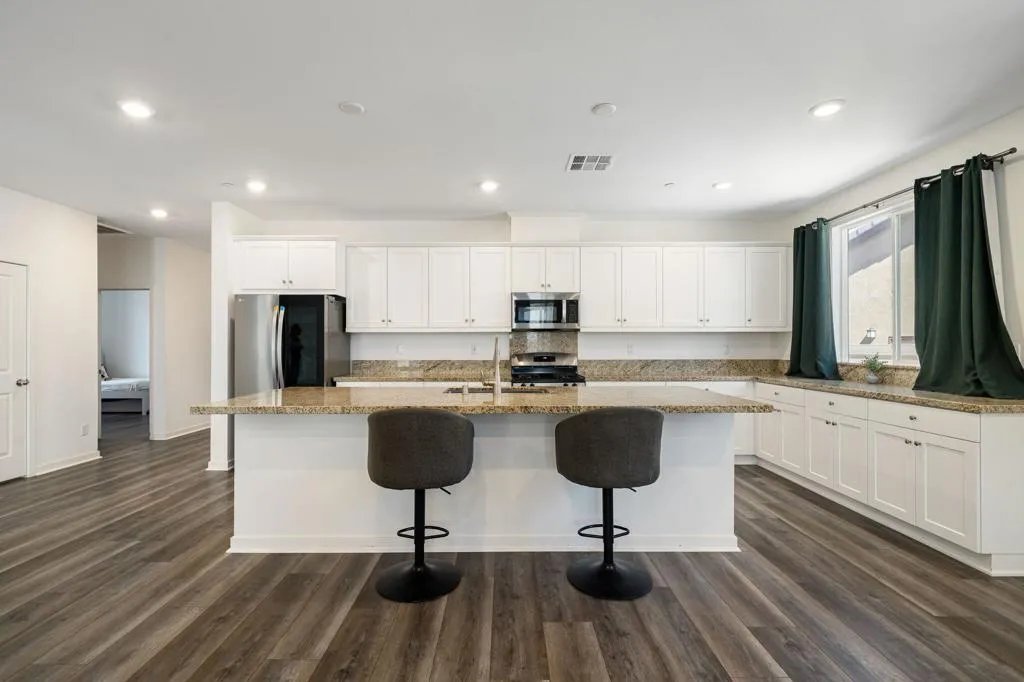 11689 S Crescent Street, Desert Hot Springs, California 92240 home-pic-6