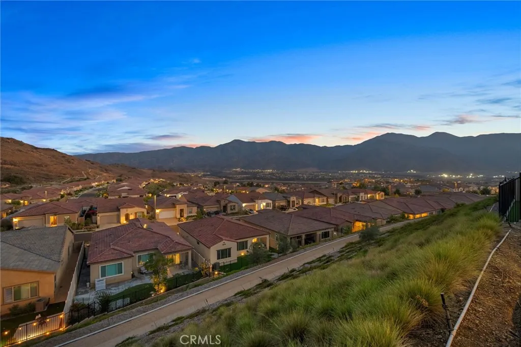 11937 Wandering Way, Corona, California 92883 home-pic-12