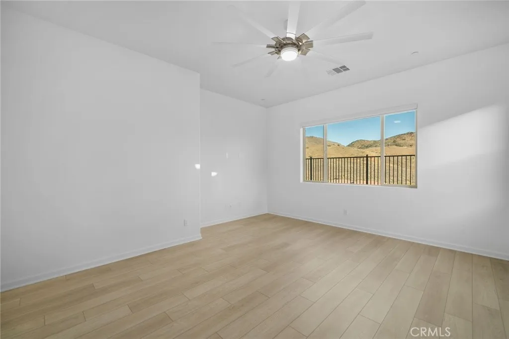 11937 Wandering Way, Corona, California 92883 home-pic-37