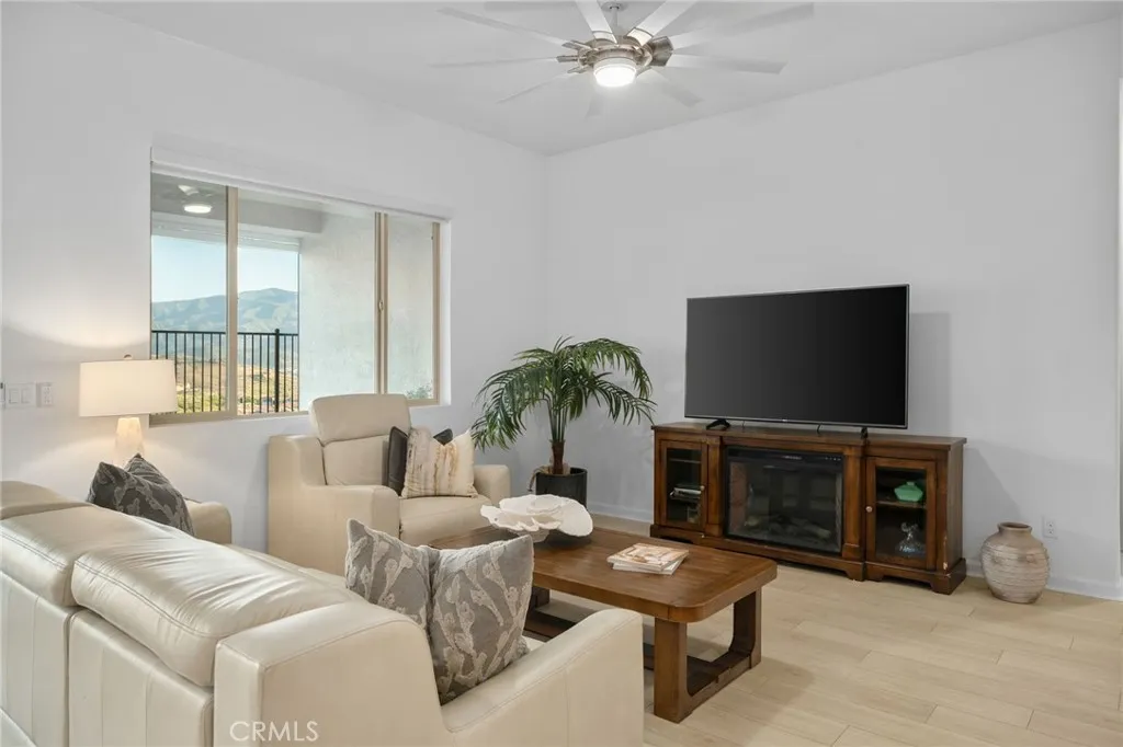 11937 Wandering Way, Corona, California 92883 home-pic-30