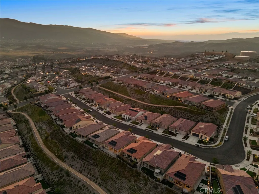 11937 Wandering Way, Corona, California 92883 home-pic-15