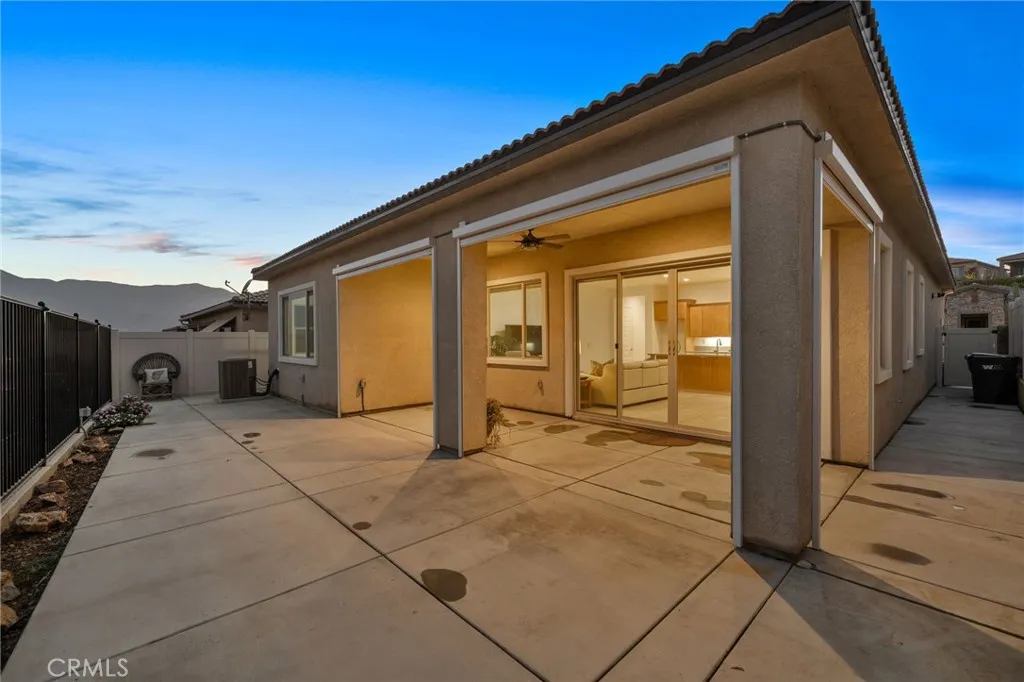 11937 Wandering Way, Corona, California 92883 home-pic-9
