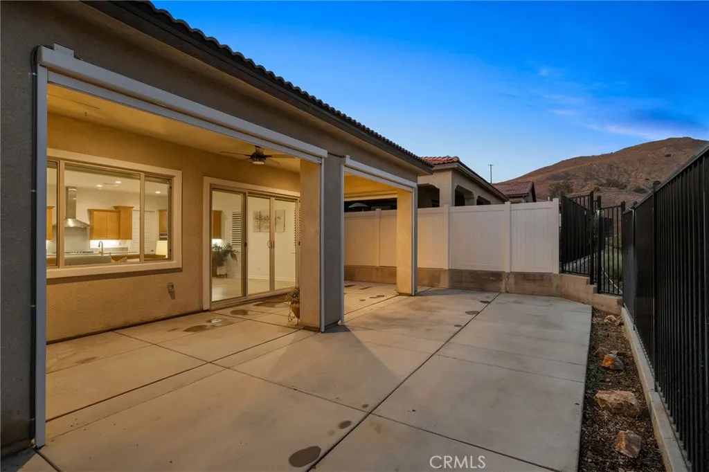 11937 Wandering Way, Corona, California 92883 home-pic-10