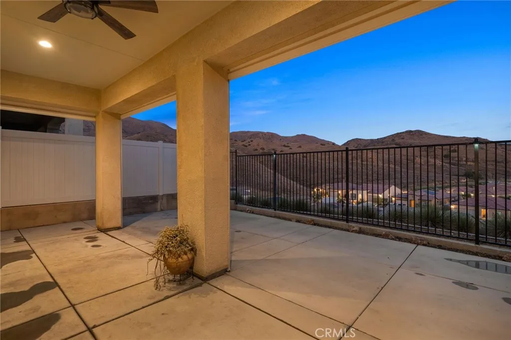 11937 Wandering Way, Corona, California 92883 home-pic-11
