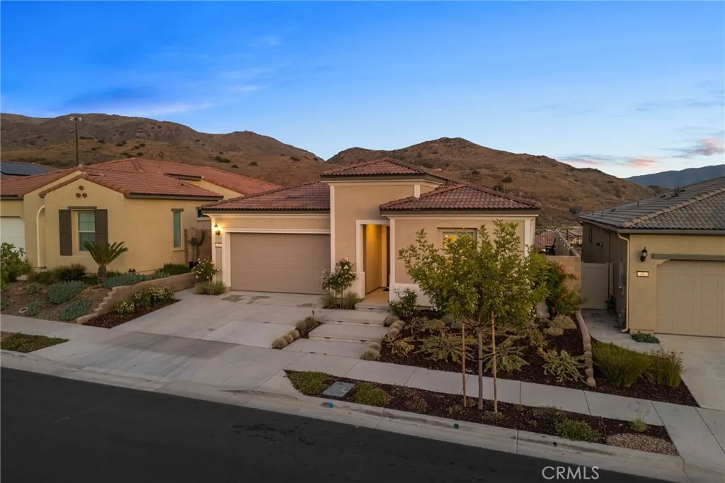 11937 Wandering Way, Corona, California 92883 home-pic-3