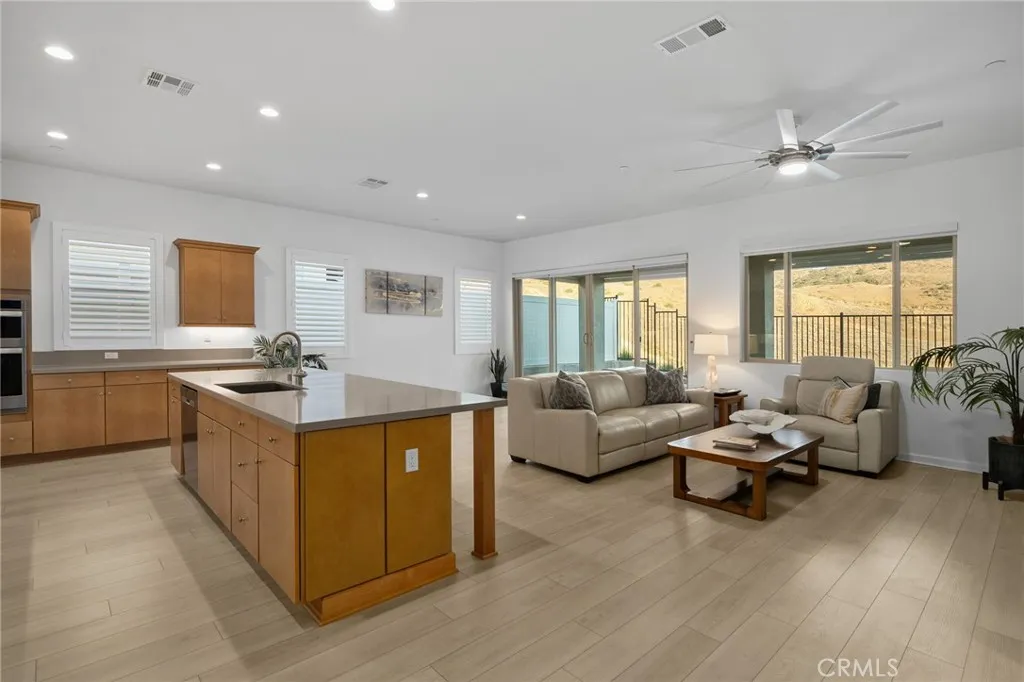 11937 Wandering Way, Corona, California 92883 home-pic-26