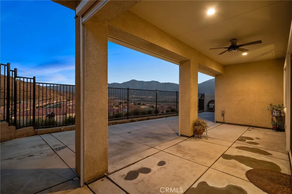 11937 Wandering Way, Corona, California 92883 home-pic-8