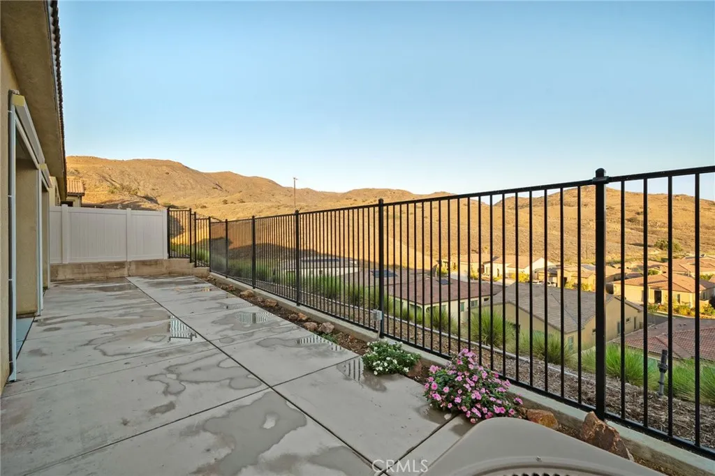11937 Wandering Way, Corona, California 92883 home-pic-46