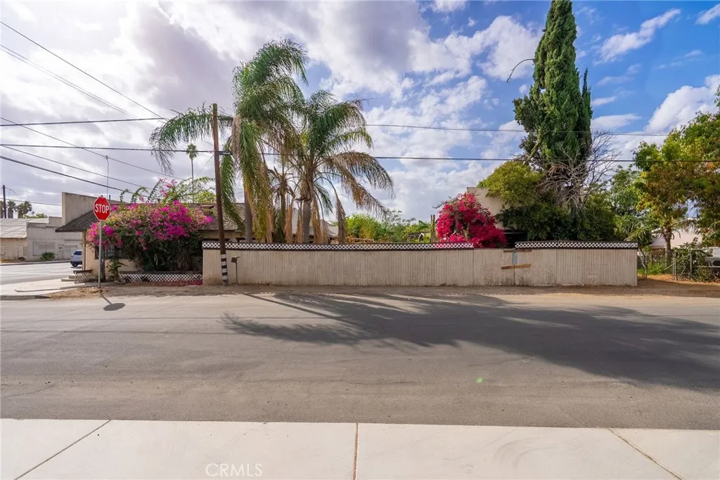 957 Center Street, Riverside, California 92507 home-pic-33