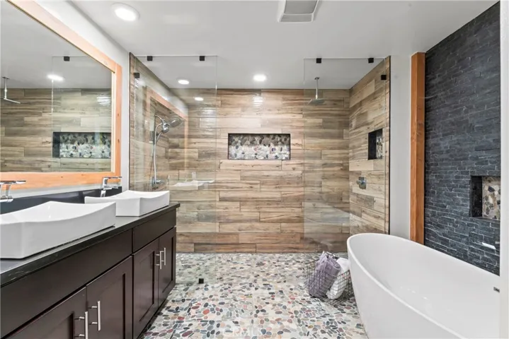 Primary Bathroom - Bathroom 3