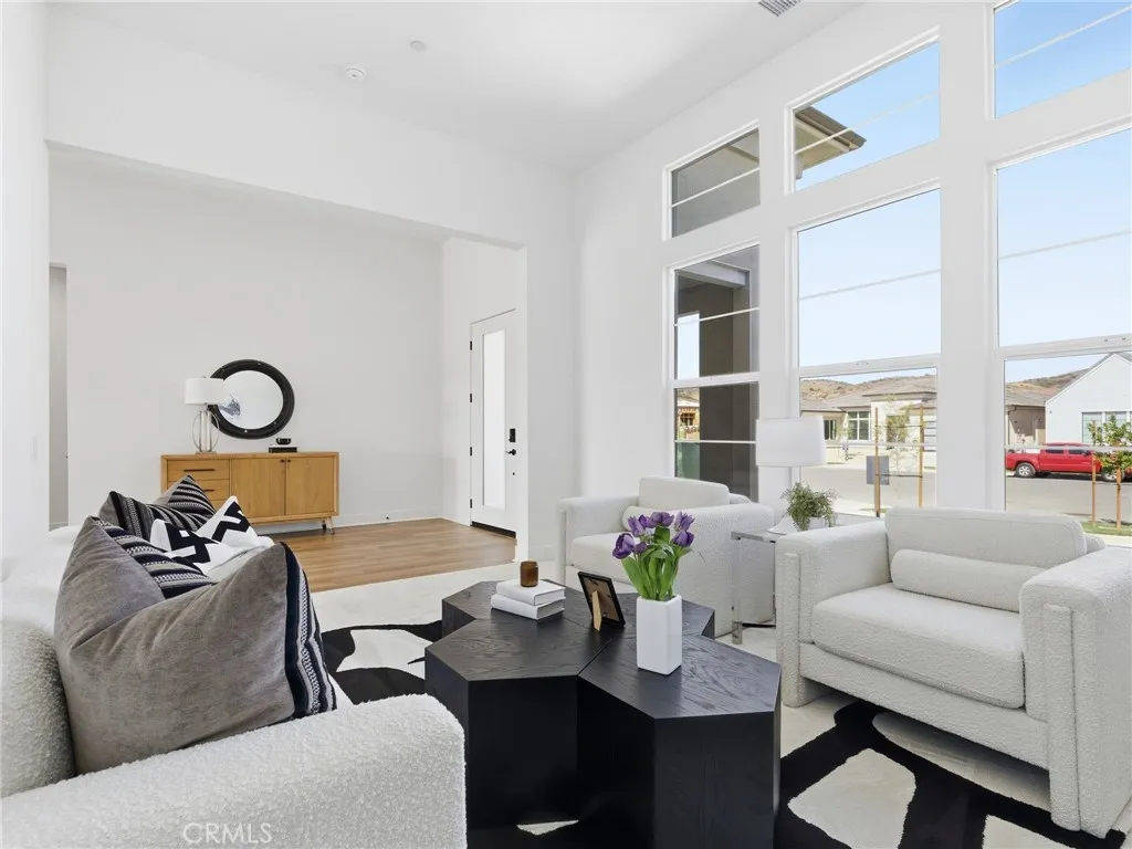 24150 W Corte Zafiro, Valencia, California 91354 home-pic-18