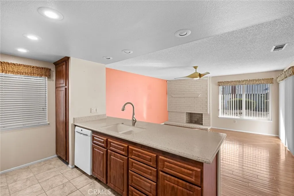 28298 Sun City Boulevard, Menifee, California 92586 home-pic-6