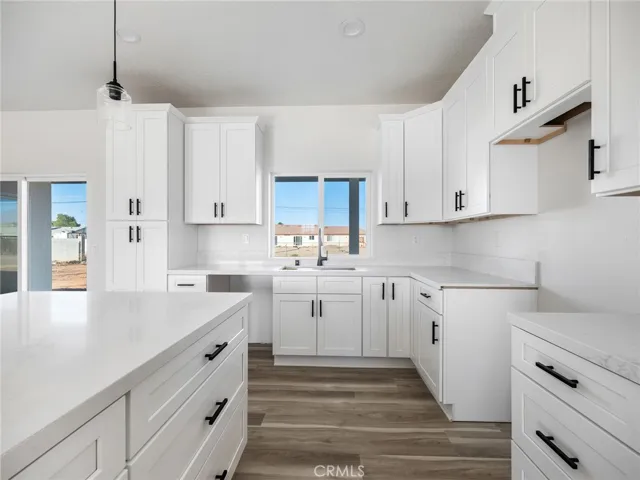15590 Dale Evans Parkway, Apple Valley, California 92307