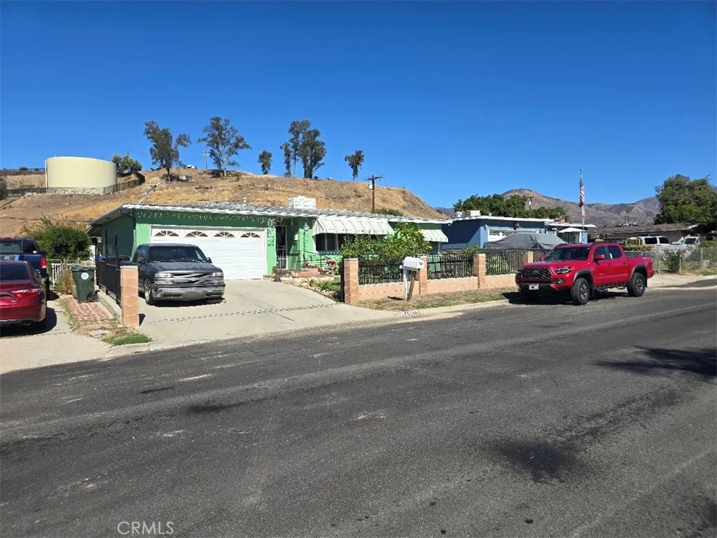 25144 19th, San Bernardino, California 92404 home-pic-2