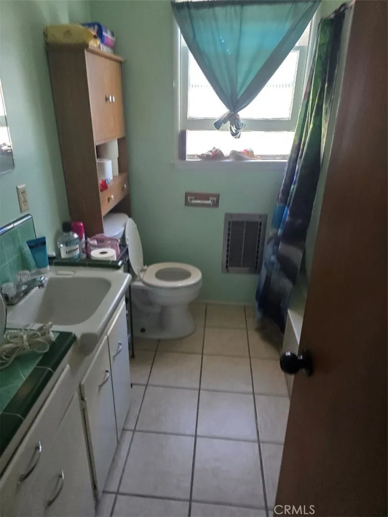 25144 19th, San Bernardino, California 92404 home-pic-3