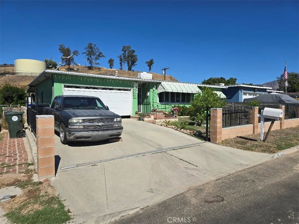 25144 19th, San Bernardino, California 92404 home-pic-1