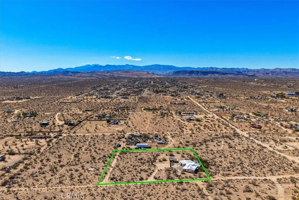 3707 Indio Ave, Yucca Valley, California 92252 home-pic-59