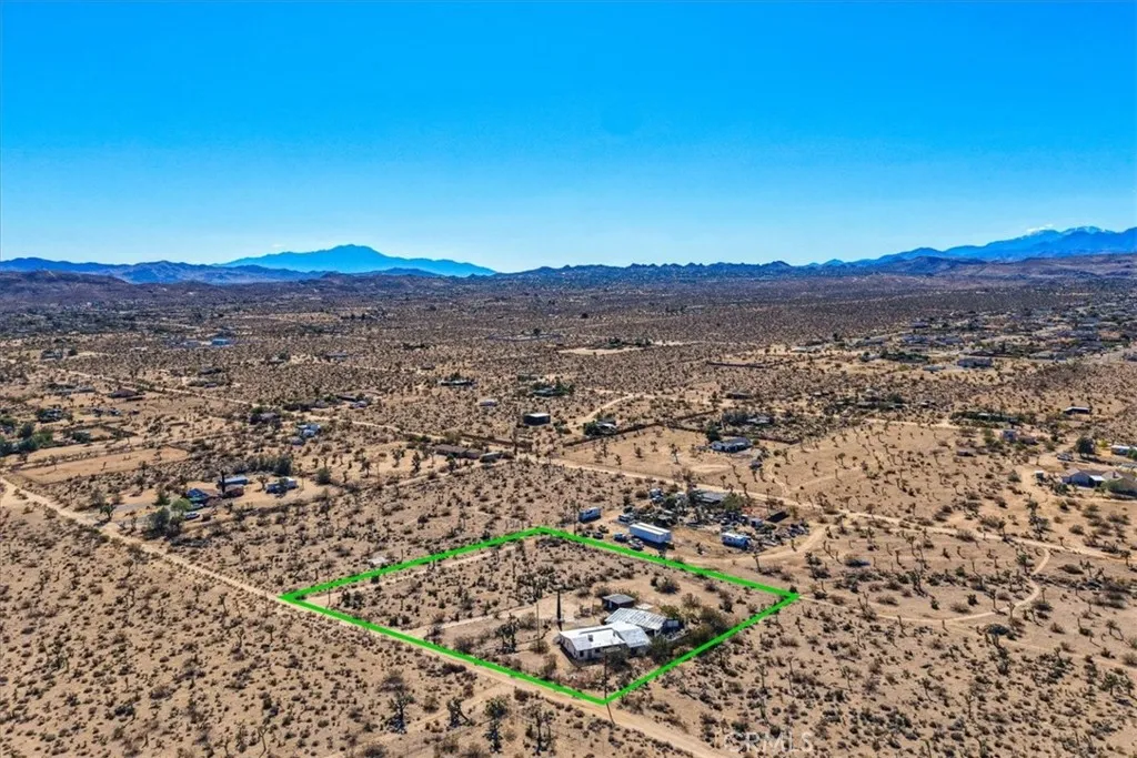3707 Indio Ave, Yucca Valley, California 92252 home-pic-58