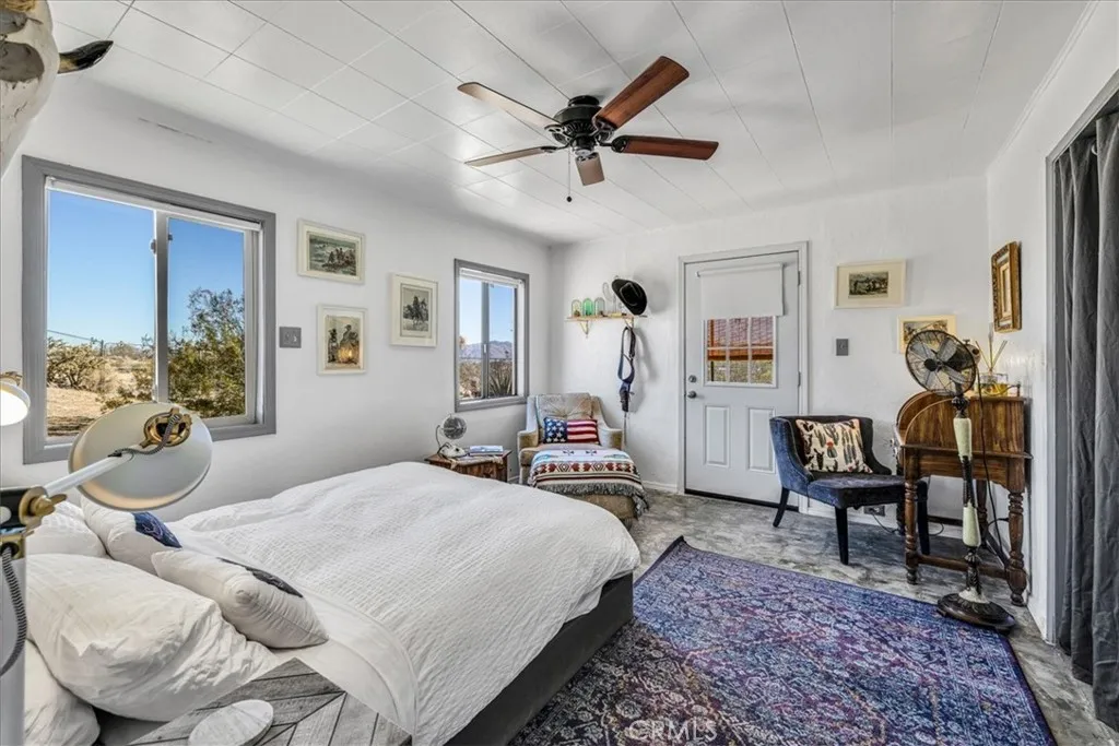 3707 Indio Ave, Yucca Valley, California 92252 home-pic-26