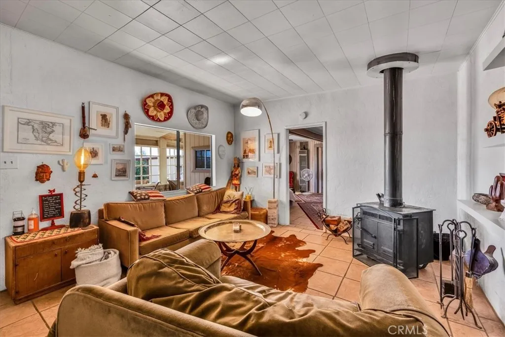3707 Indio Ave, Yucca Valley, California 92252 home-pic-10