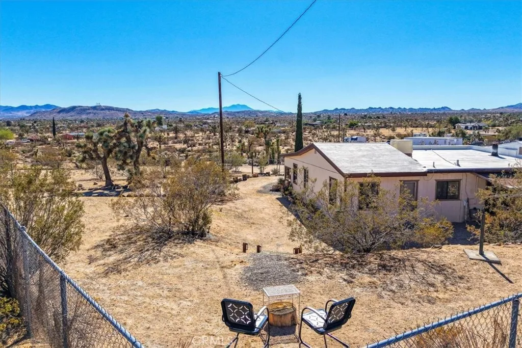 3707 Indio Ave, Yucca Valley, California 92252 home-pic-51