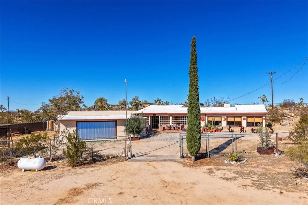 3707 Indio Ave, Yucca Valley, California 92252 home-pic-0