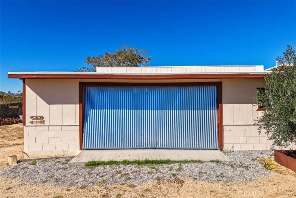 3707 Indio Ave, Yucca Valley, California 92252 home-pic-49
