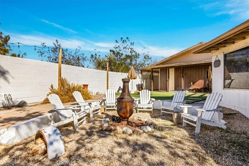 3707 Indio Ave, Yucca Valley, California 92252 home-pic-40