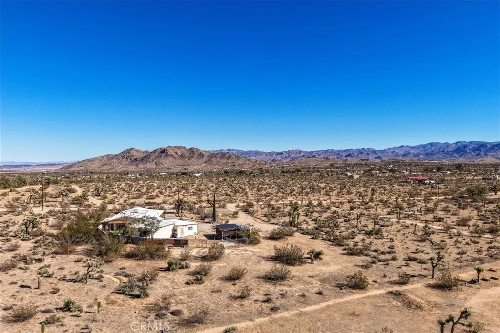3707 Indio Ave, Yucca Valley, California 92252 home-pic-64