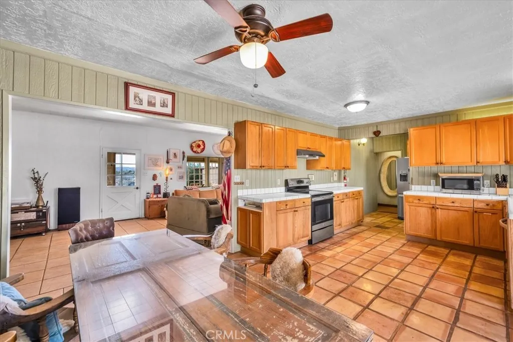 3707 Indio Ave, Yucca Valley, California 92252 home-pic-14