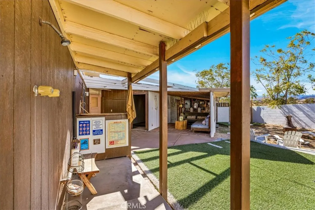 3707 Indio Ave, Yucca Valley, California 92252 home-pic-35