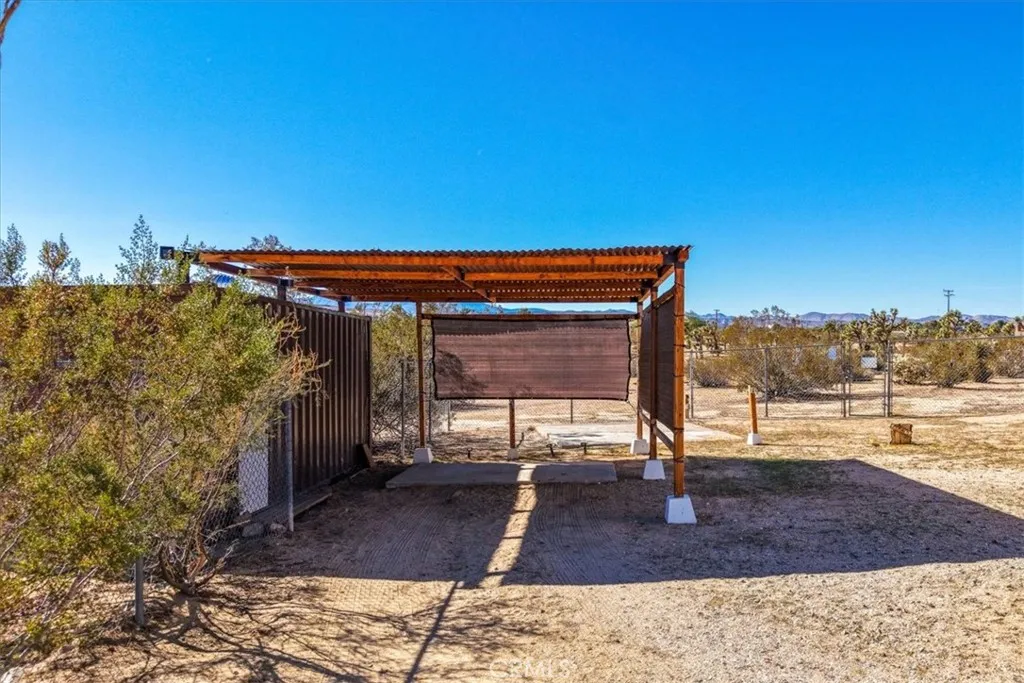 3707 Indio Ave, Yucca Valley, California 92252 home-pic-48