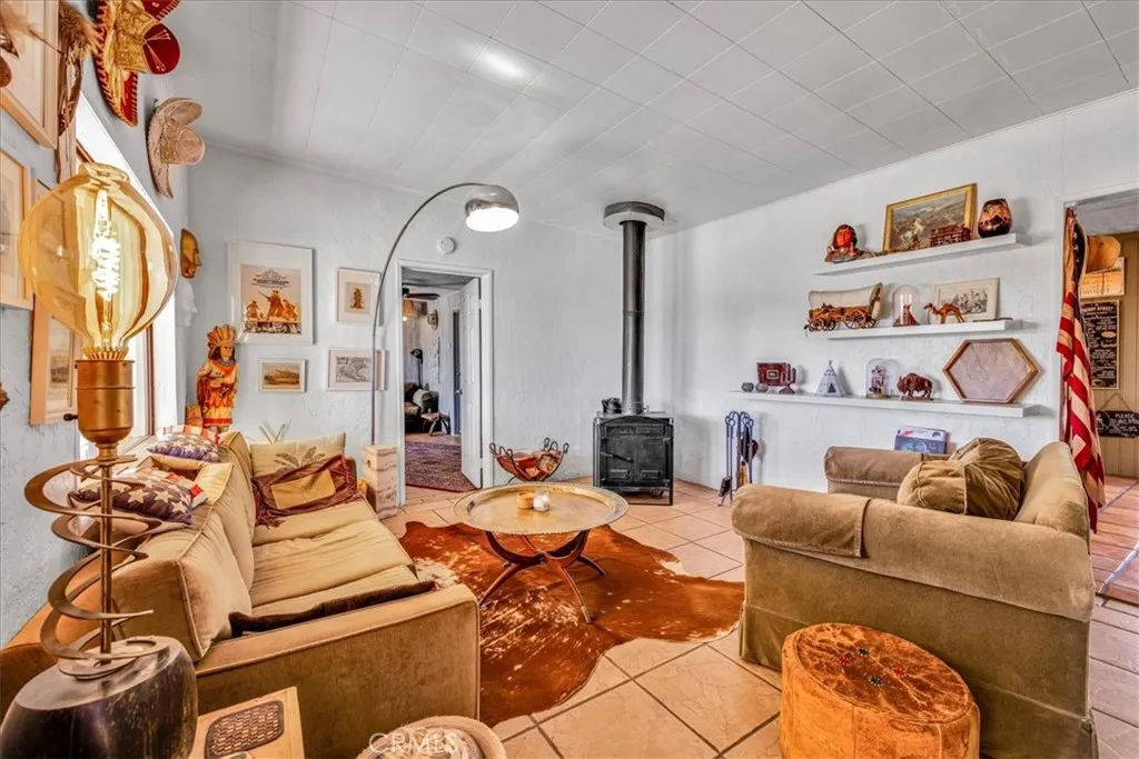 3707 Indio Ave, Yucca Valley, California 92252 home-pic-9