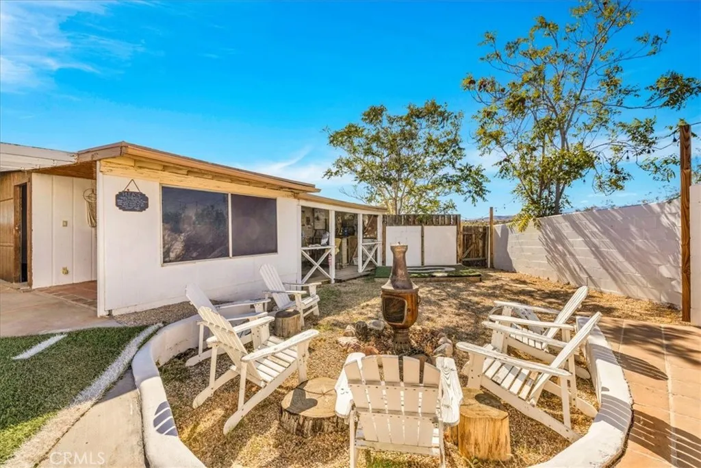 3707 Indio Ave, Yucca Valley, California 92252 home-pic-38