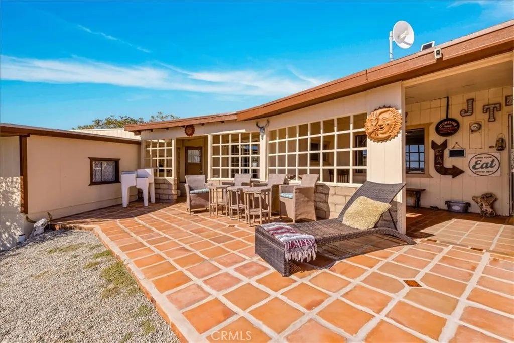 3707 Indio Ave, Yucca Valley, California 92252 home-pic-1