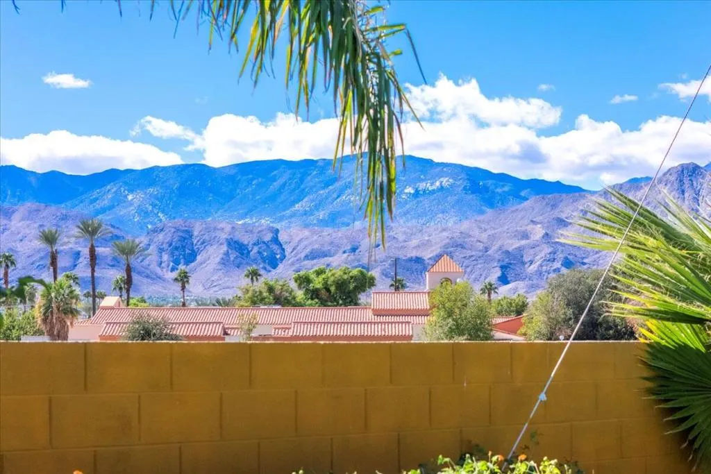 69295 Nilda Drive, Cathedral City, California 92234 home-pic-2